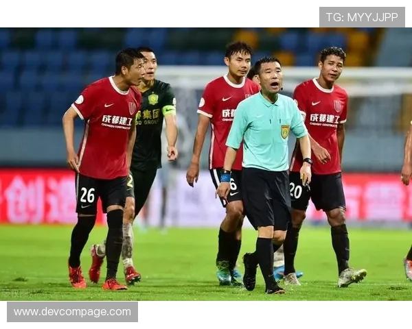 日本主场争议判罚惹怒全国球迷