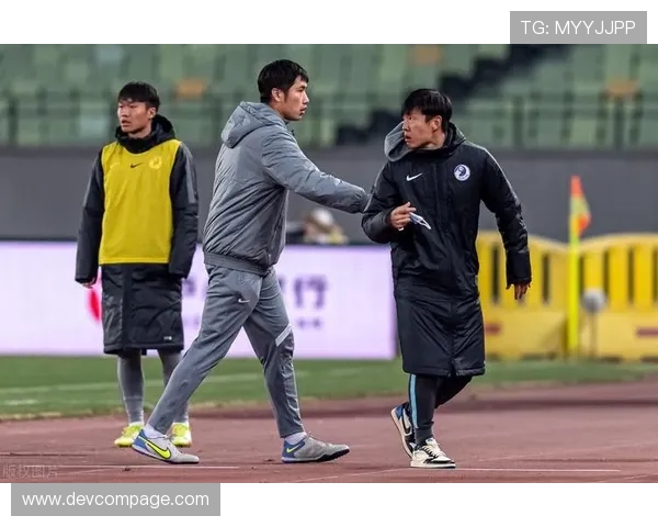 斯马特质疑裁判被罚三万五